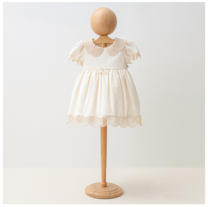 Baby Dress short, puffed sleeves and a round, lace-trimmed collar